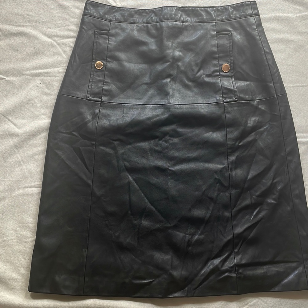 Liz Claiborne | midi black skirt size 8